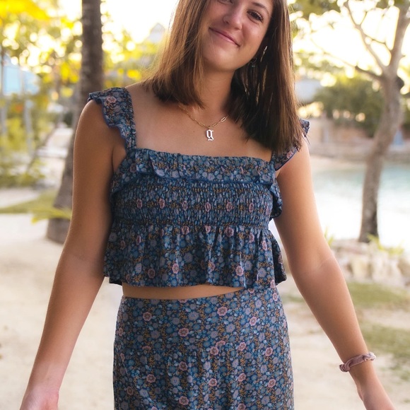 Susie Smocked top - Picture 2 of 2